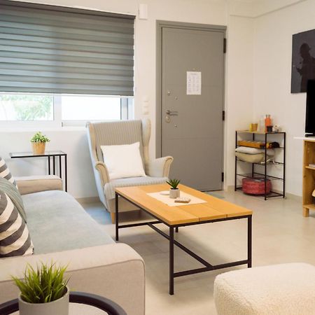 Easy & Comfy Nights Apartment เอเธนส์ ภายนอก รูปภาพ